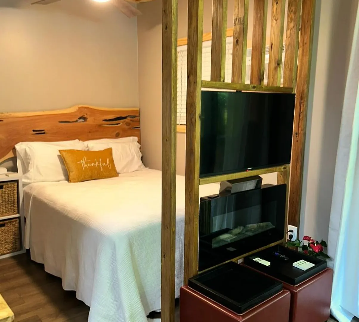 Sweet Tiny Cabin Тампа 0*,