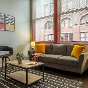 https://frontdesk-300-heinz-st-apts-pittsburgh.hotels-in-pittsburgh.com