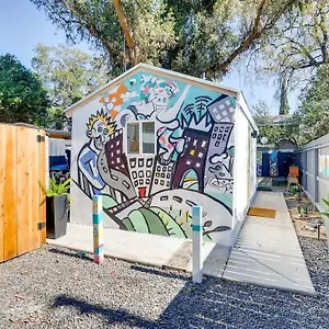 https://tiny-art-house-near-the-beat.bestsacramentohotels.com