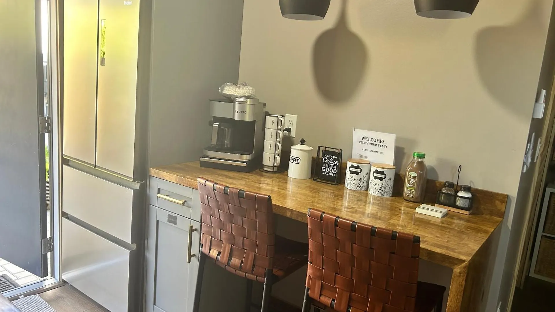 Sweet Tiny Cabin Tampa Apartment